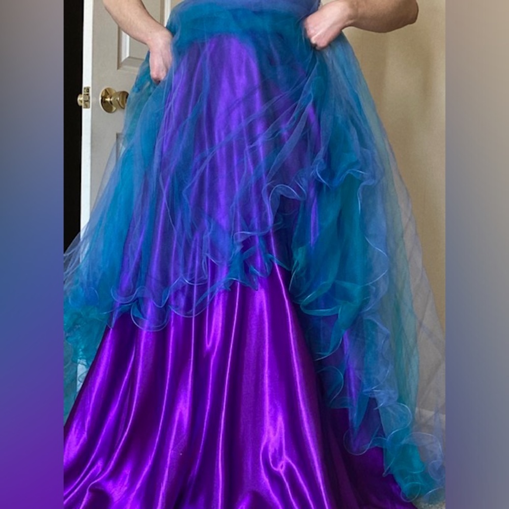 Sean Collection Prom Dress - Picture 10 of 11